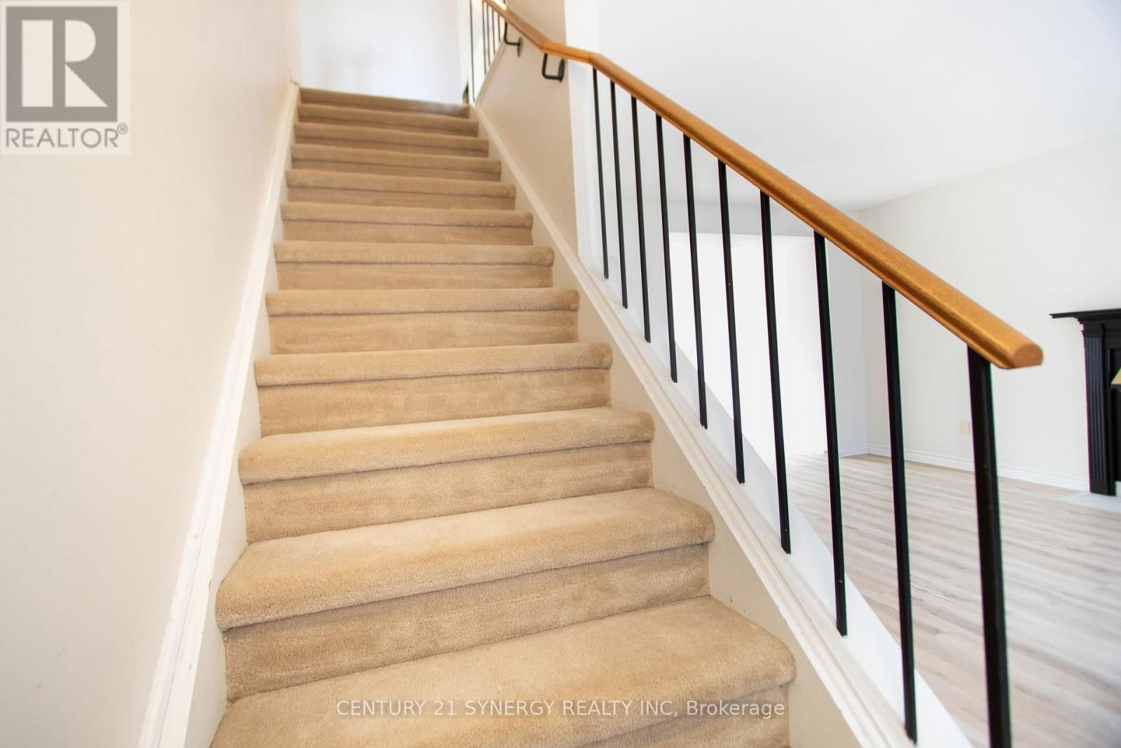 626 SIMONEAU WAY Image 14