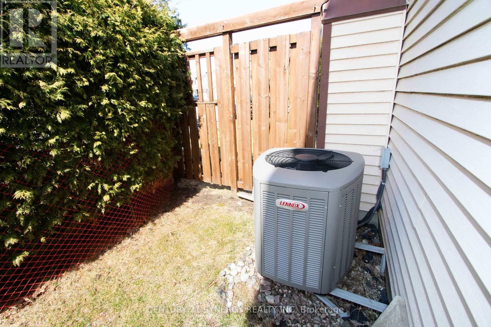 626 SIMONEAU WAY Image 34