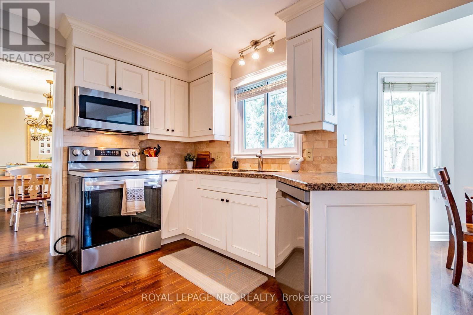 2675 MOUNTAINCREST AVENUE Image 13