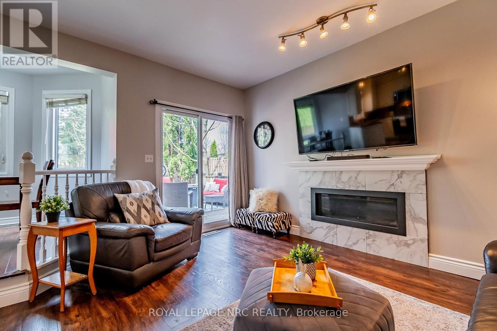 2675 MOUNTAINCREST AVENUE Image 16