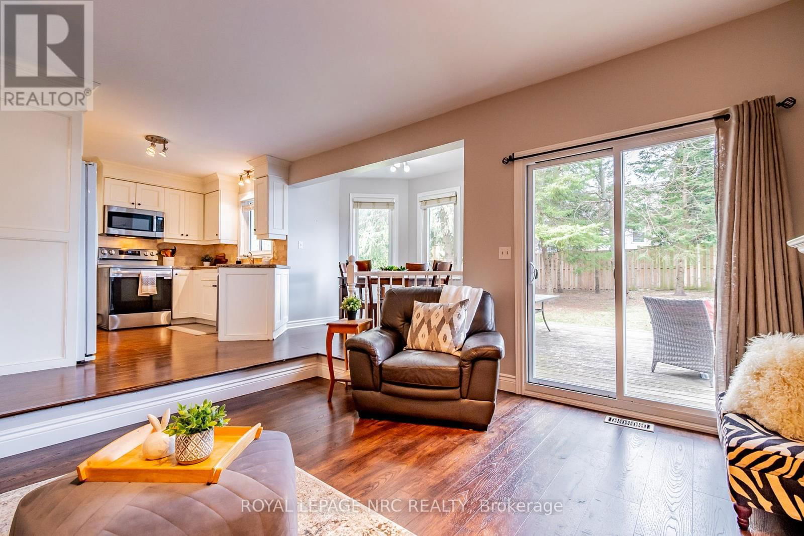 2675 MOUNTAINCREST AVENUE Image 17