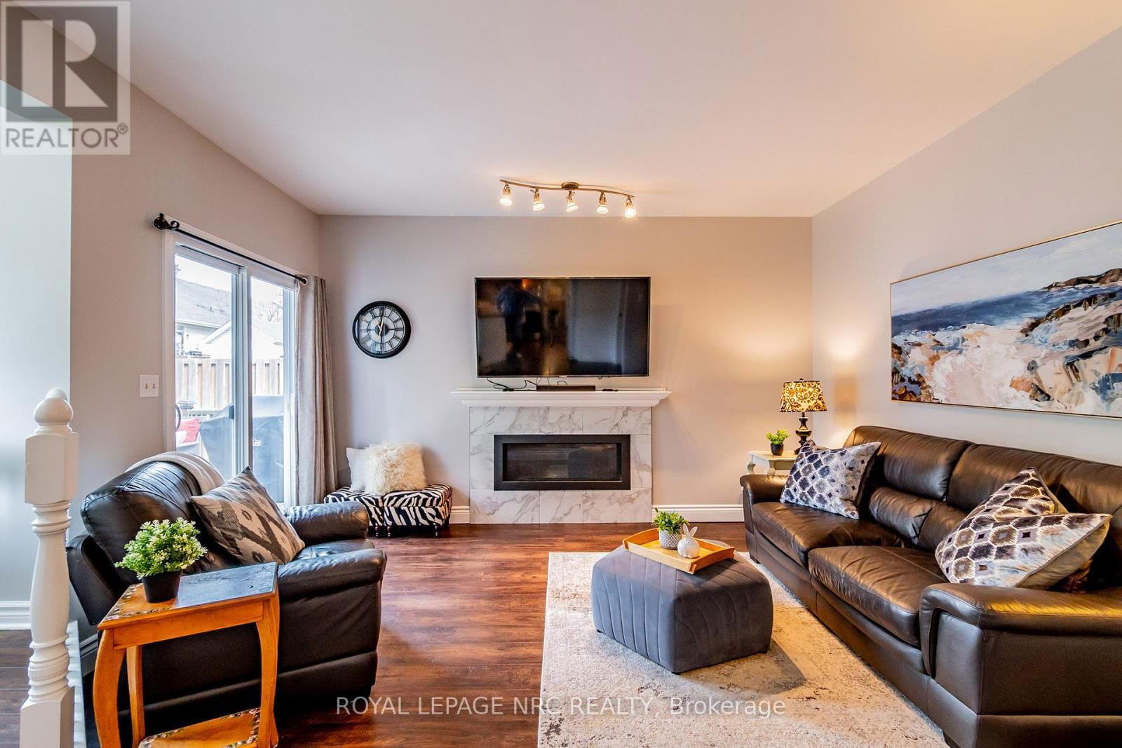2675 MOUNTAINCREST AVENUE Image 19