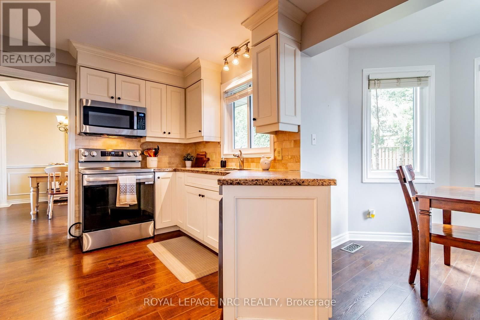 2675 MOUNTAINCREST AVENUE Image 20