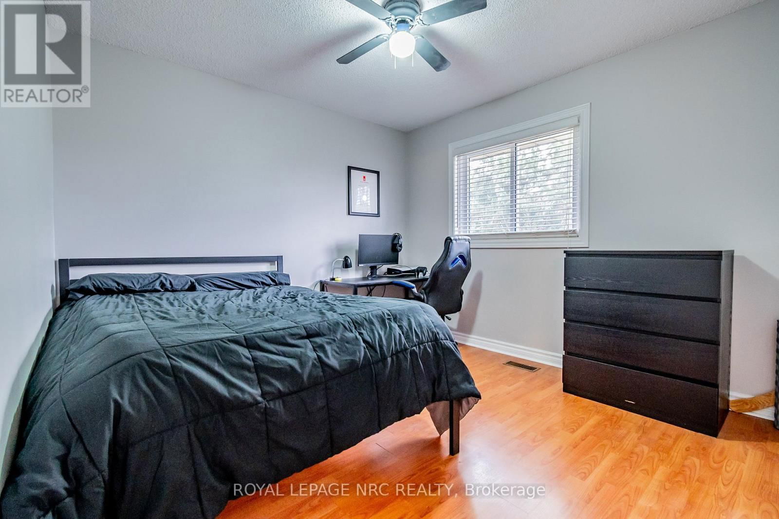 2675 MOUNTAINCREST AVENUE Image 26