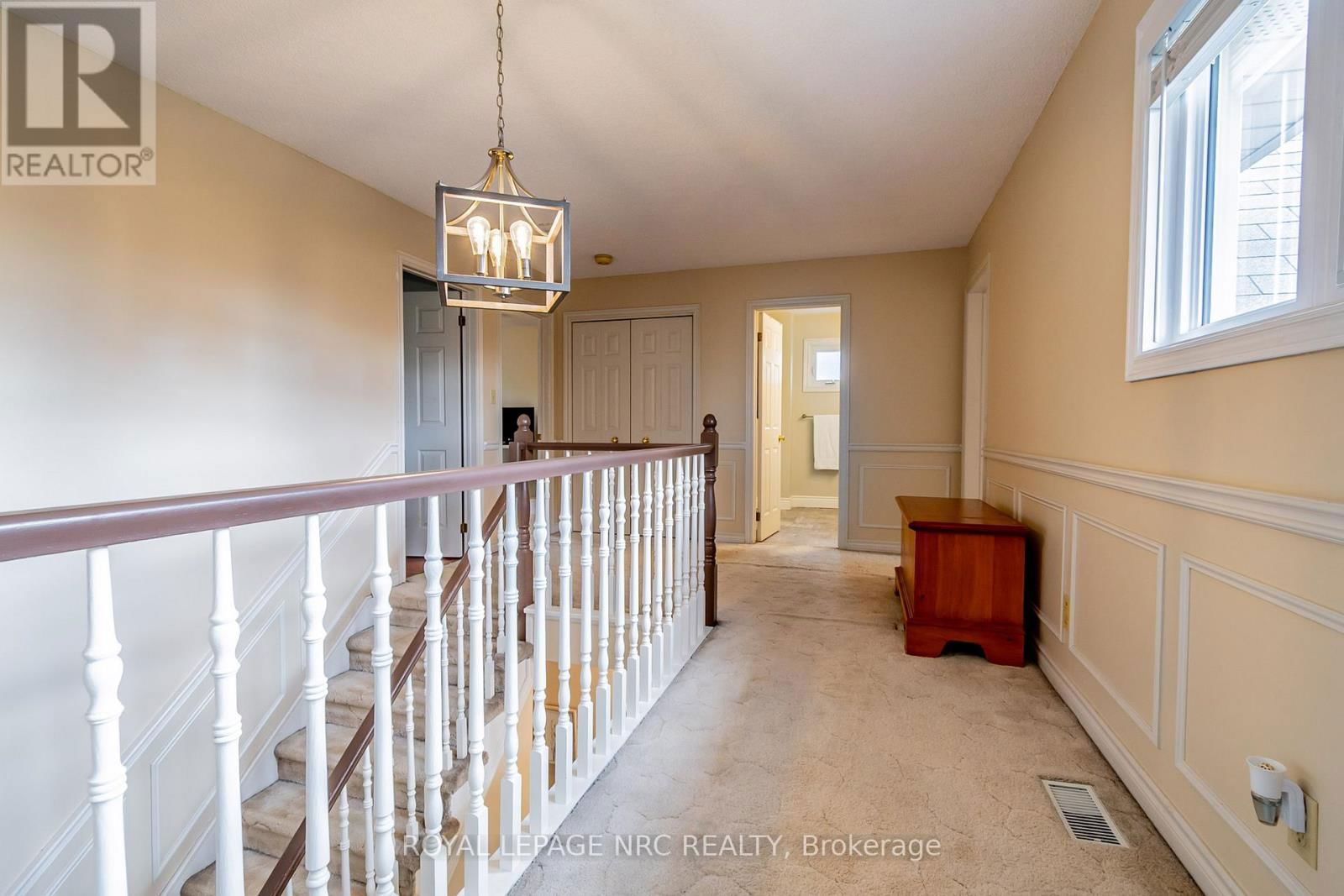 2675 MOUNTAINCREST AVENUE Image 29
