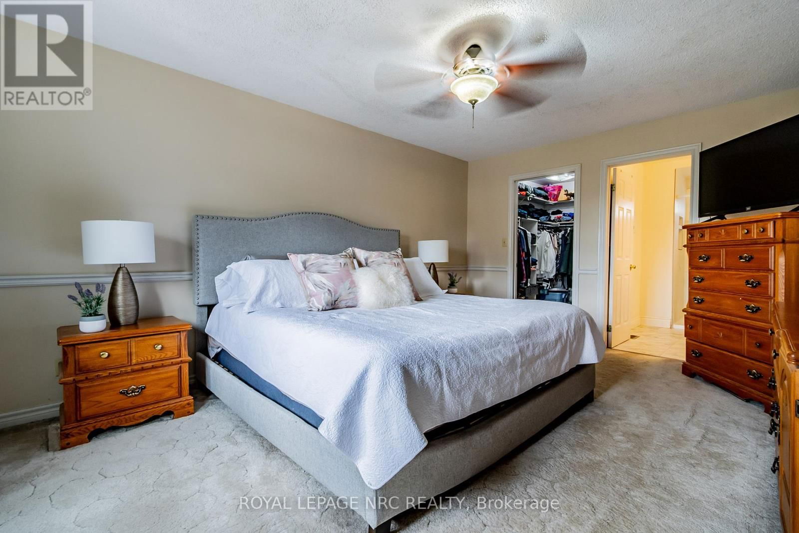 2675 MOUNTAINCREST AVENUE Image 34
