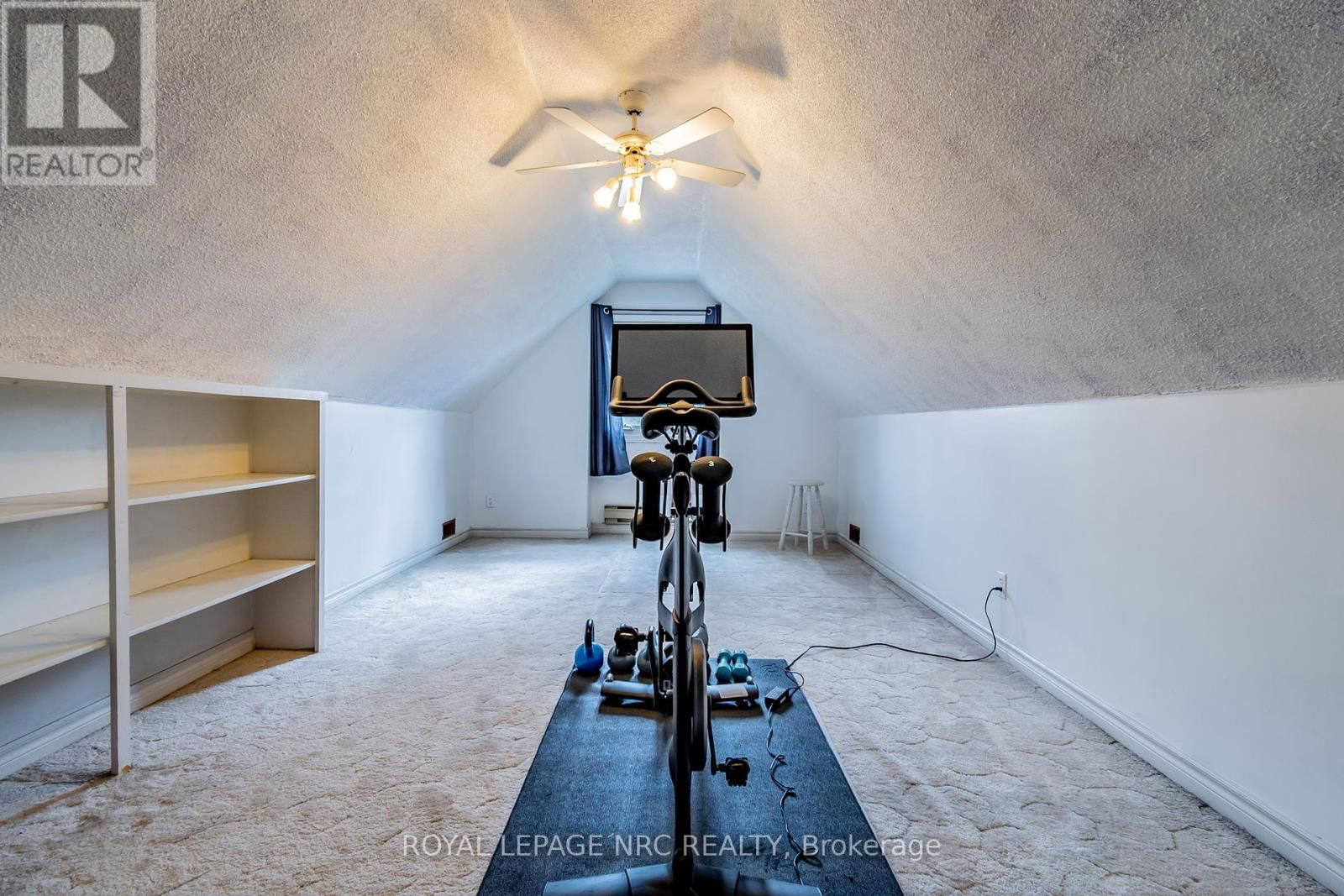 2675 MOUNTAINCREST AVENUE Image 36