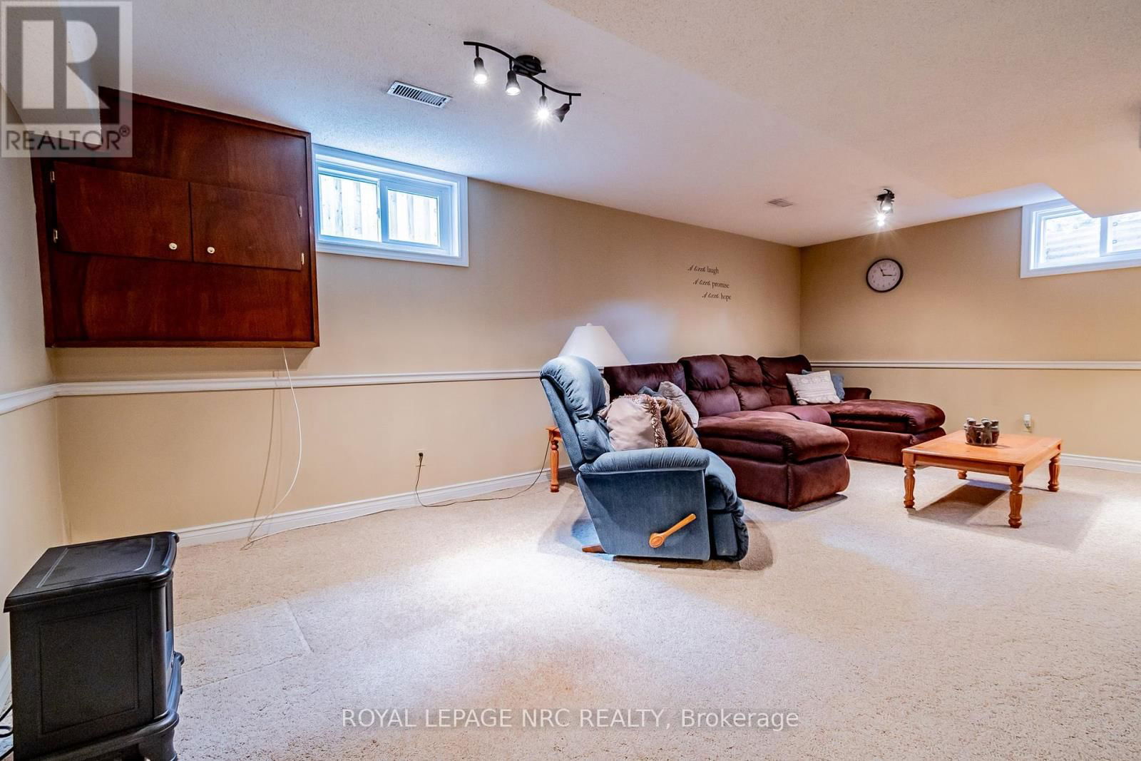 2675 MOUNTAINCREST AVENUE Image 38