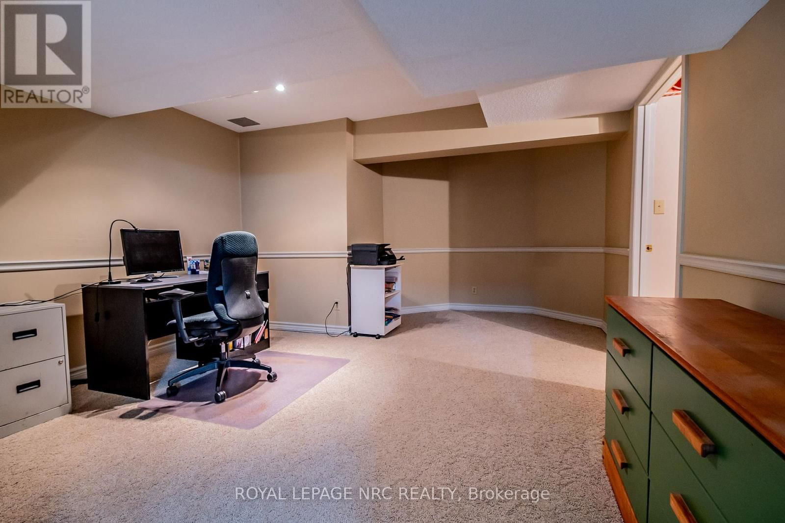 2675 MOUNTAINCREST AVENUE Image 40