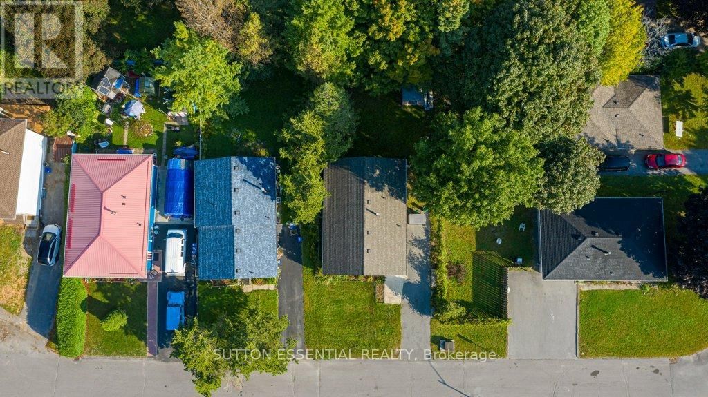 64 WOODSTONE CRESCENT Image 26