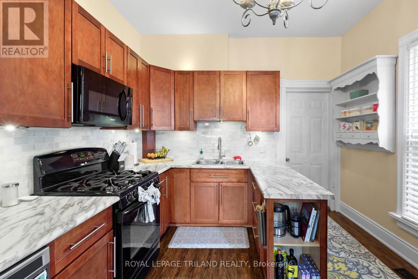 98 STANLEY STREET Image 11