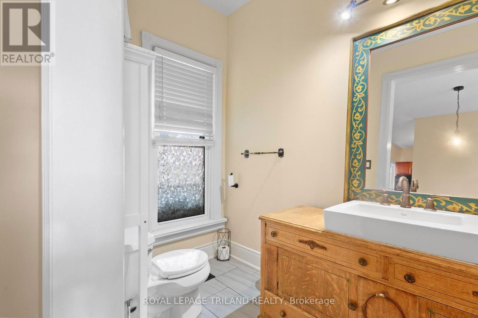 98 STANLEY STREET Image 18