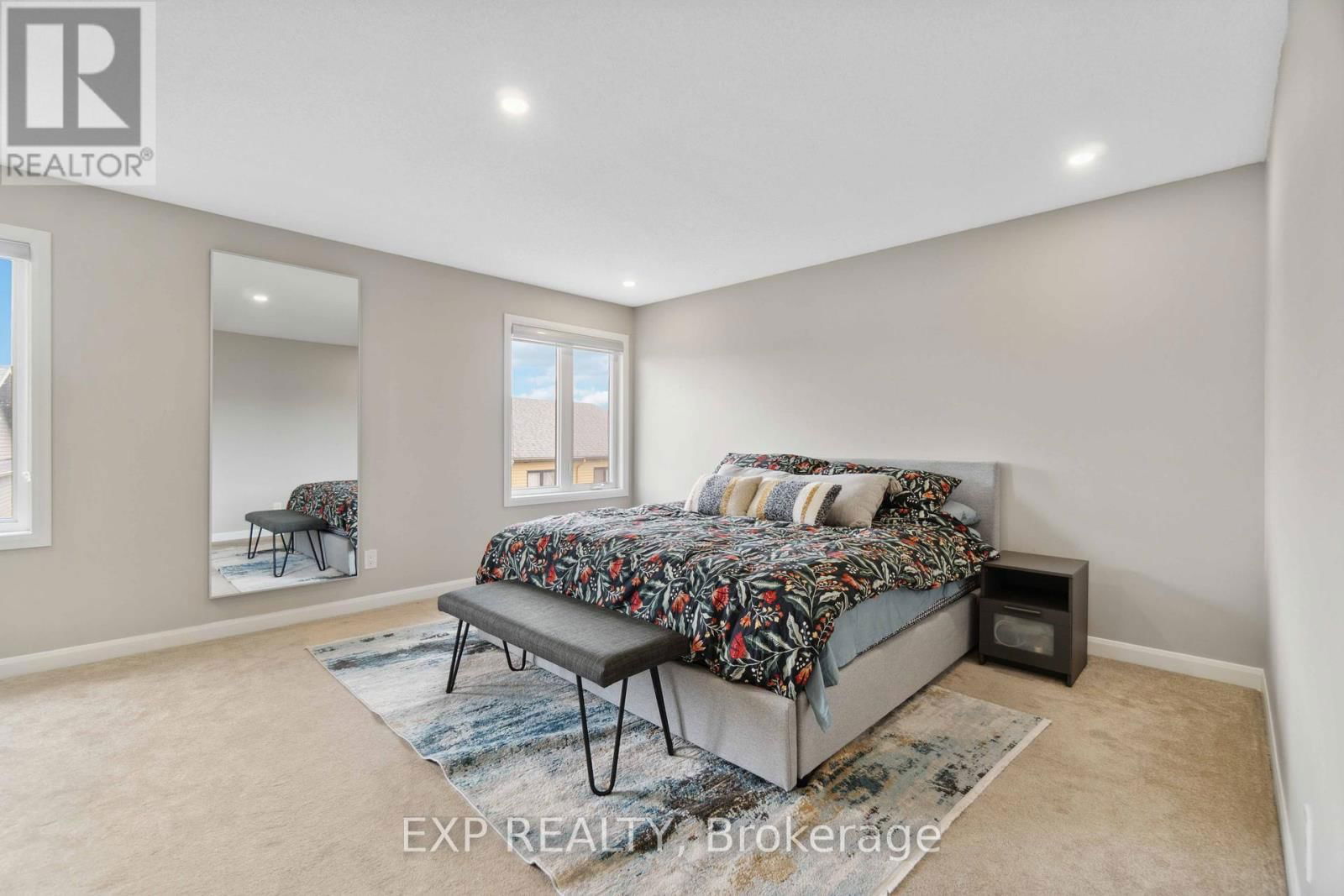 334 STERLING AVENUE Image 15