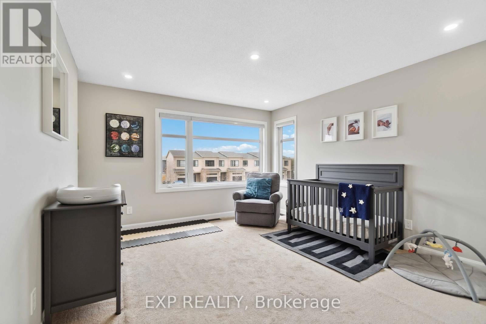 334 STERLING AVENUE Image 18