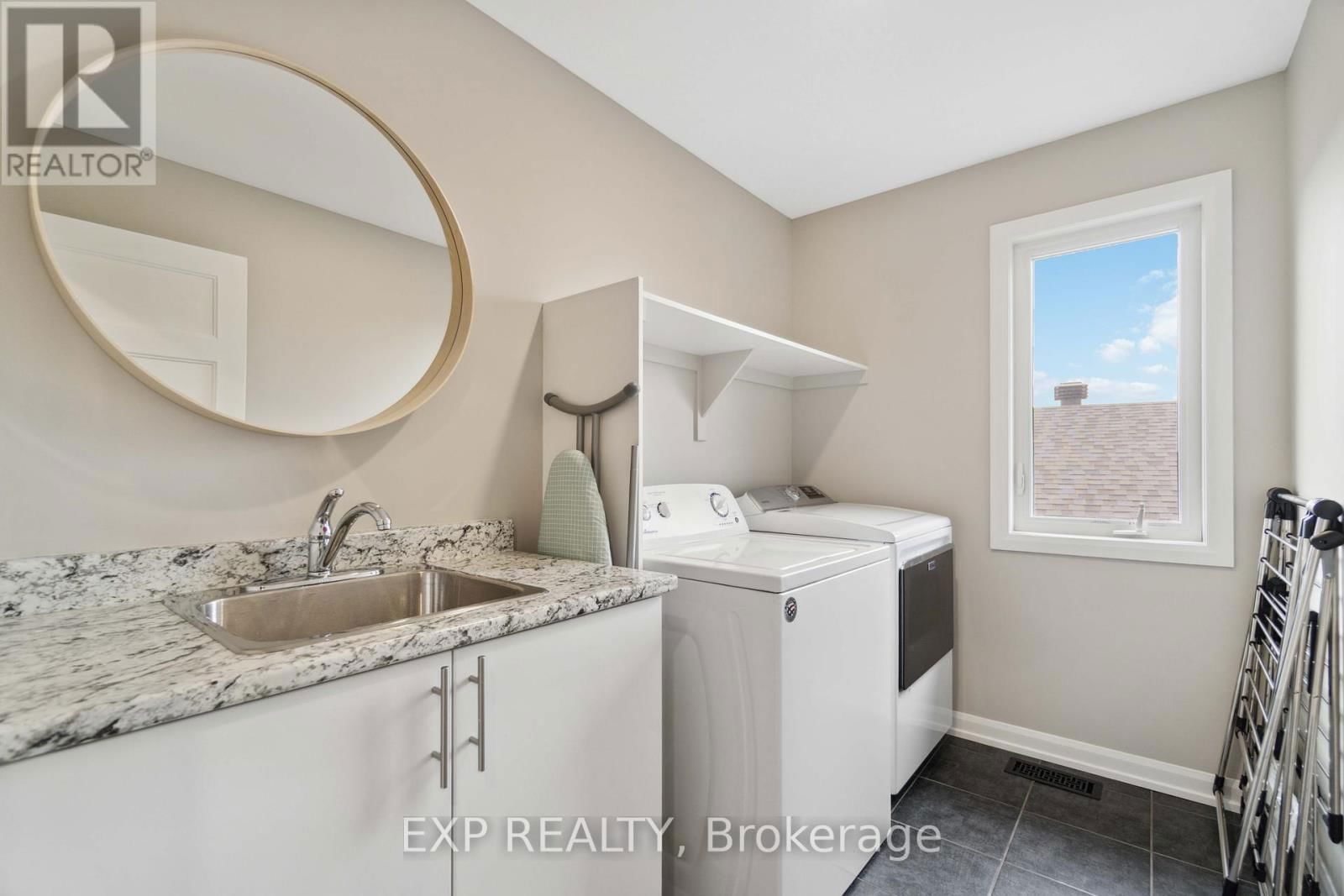 334 STERLING AVENUE Image 20
