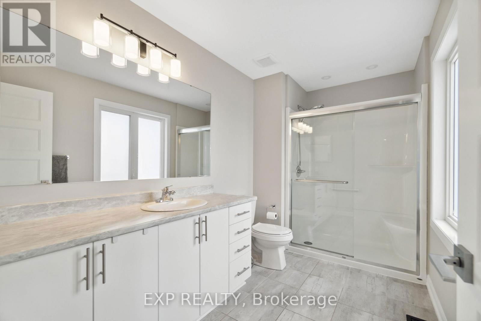 334 STERLING AVENUE Image 21
