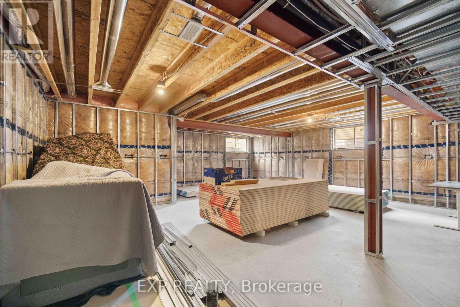 334 STERLING AVENUE Image 30