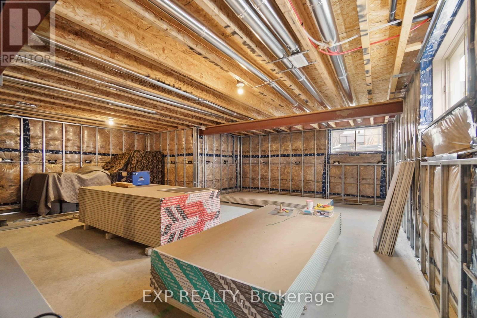 334 STERLING AVENUE Image 31