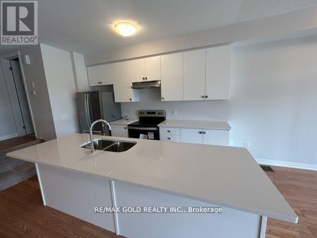1010 - 585 COLBORNE STREET Image 4