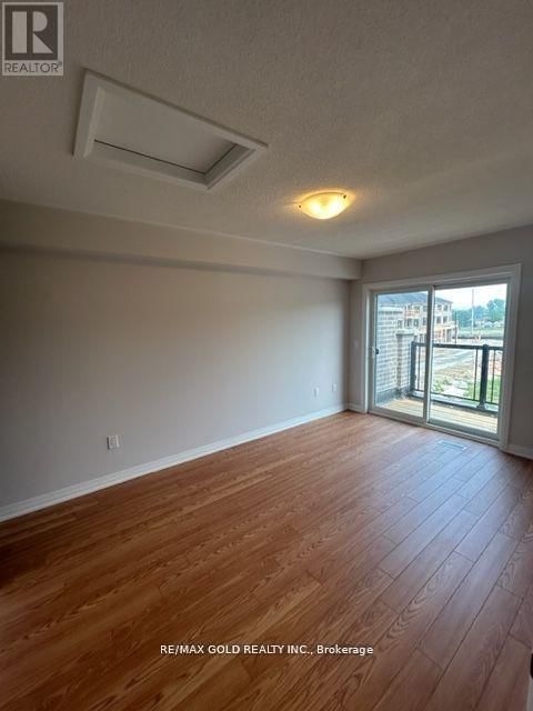 1010 - 585 COLBORNE STREET Image 6