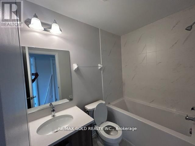 1010 - 585 COLBORNE STREET Image 7
