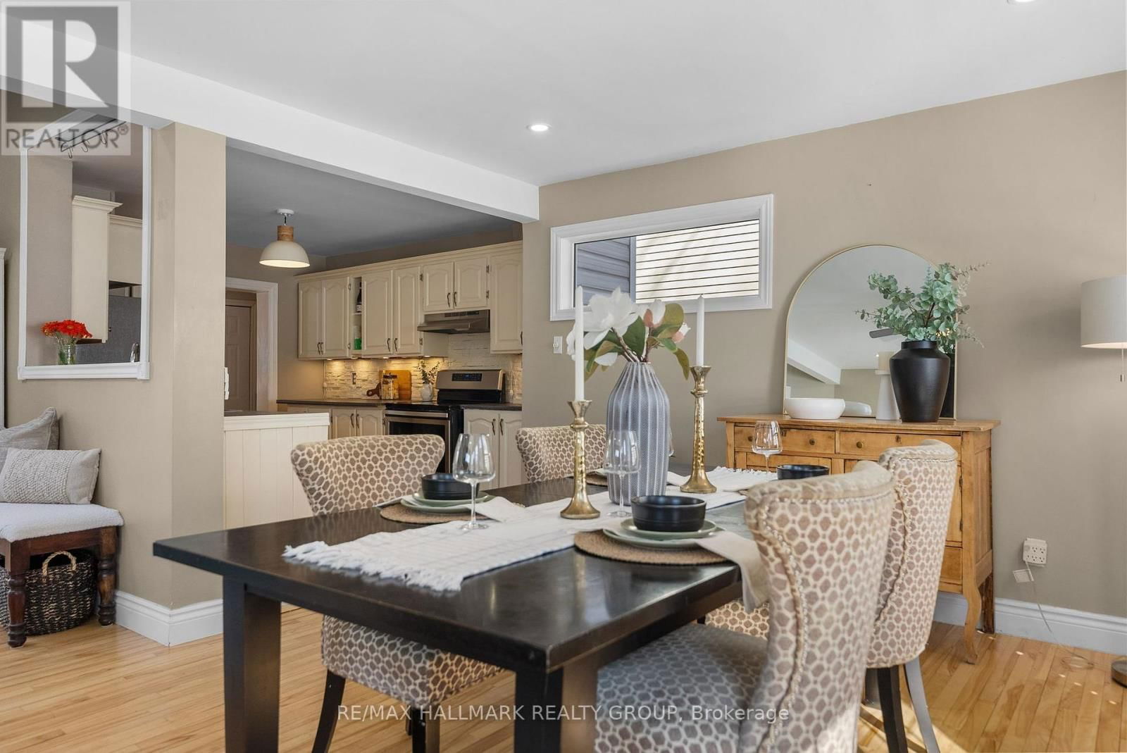 528 LOWER BYRON AVENUE Image 16