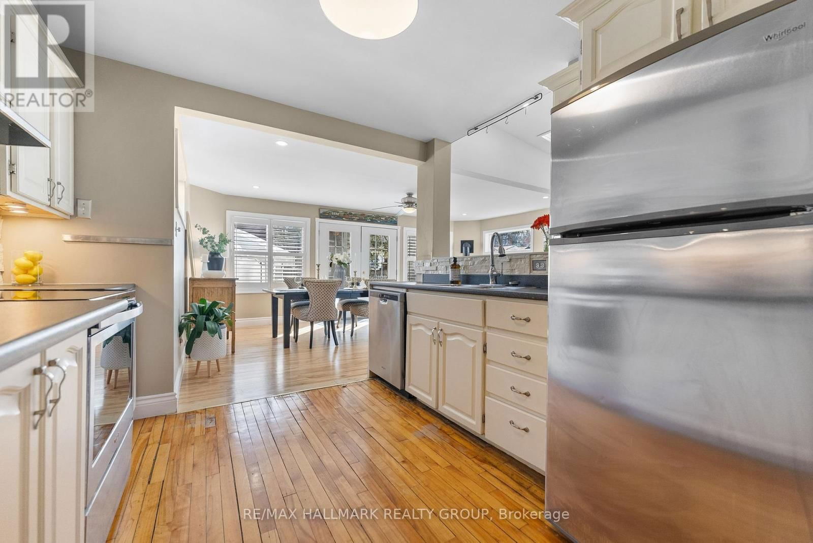 528 LOWER BYRON AVENUE Image 18