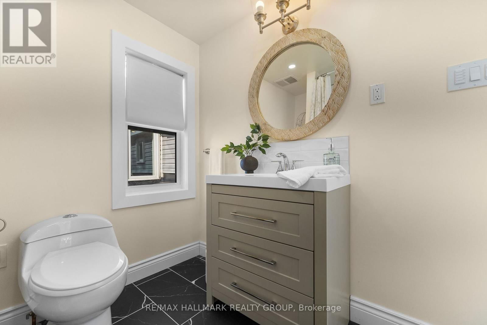 528 LOWER BYRON AVENUE Image 28