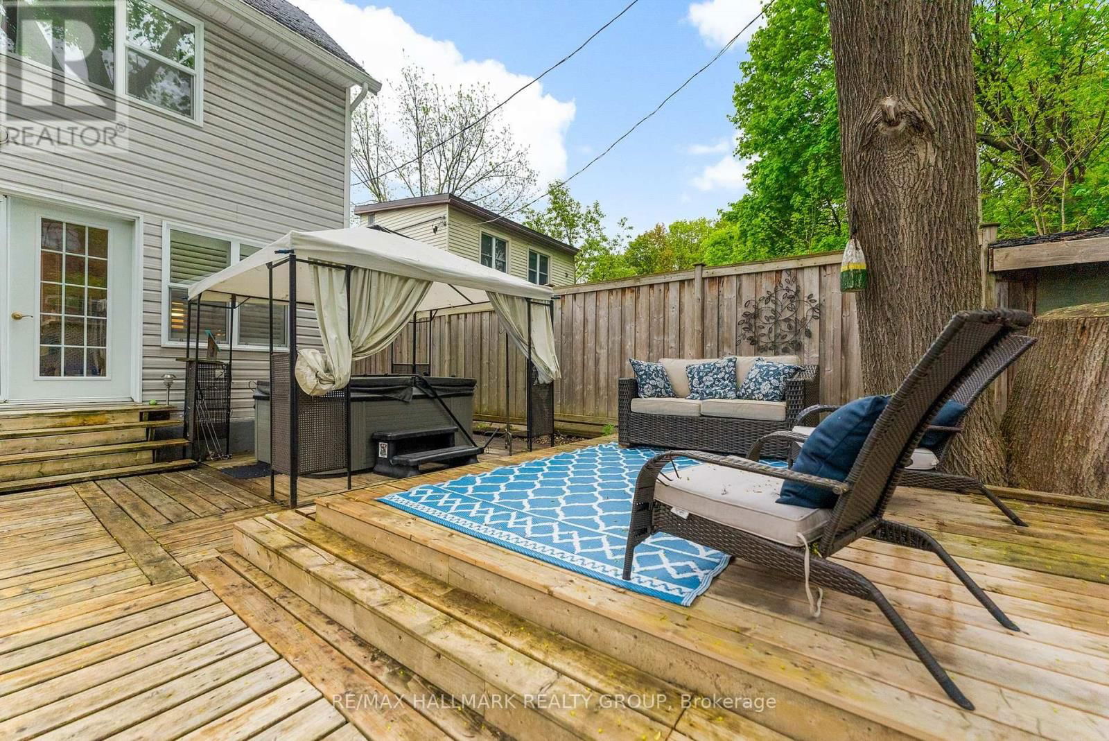 528 LOWER BYRON AVENUE Image 40