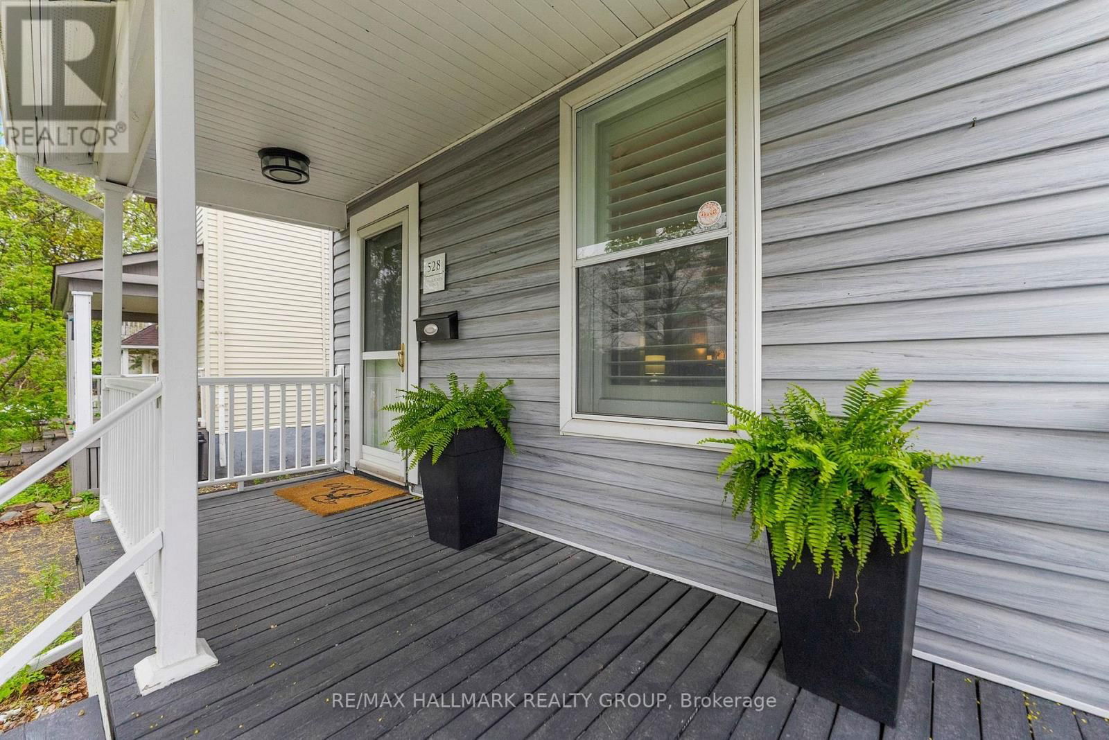 528 LOWER BYRON AVENUE Image 44