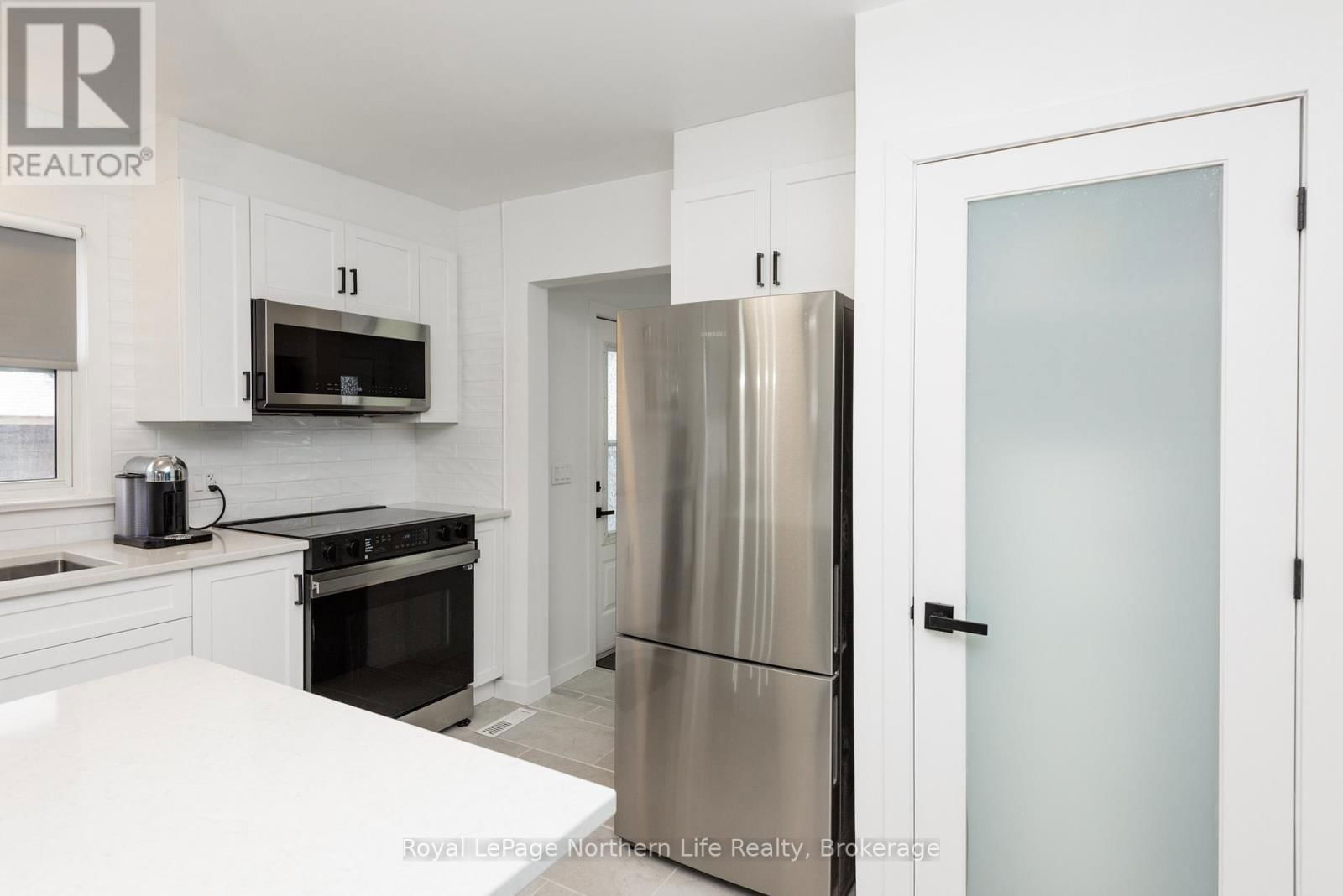 1125 JANE STREET SOUTHWEST Image 15