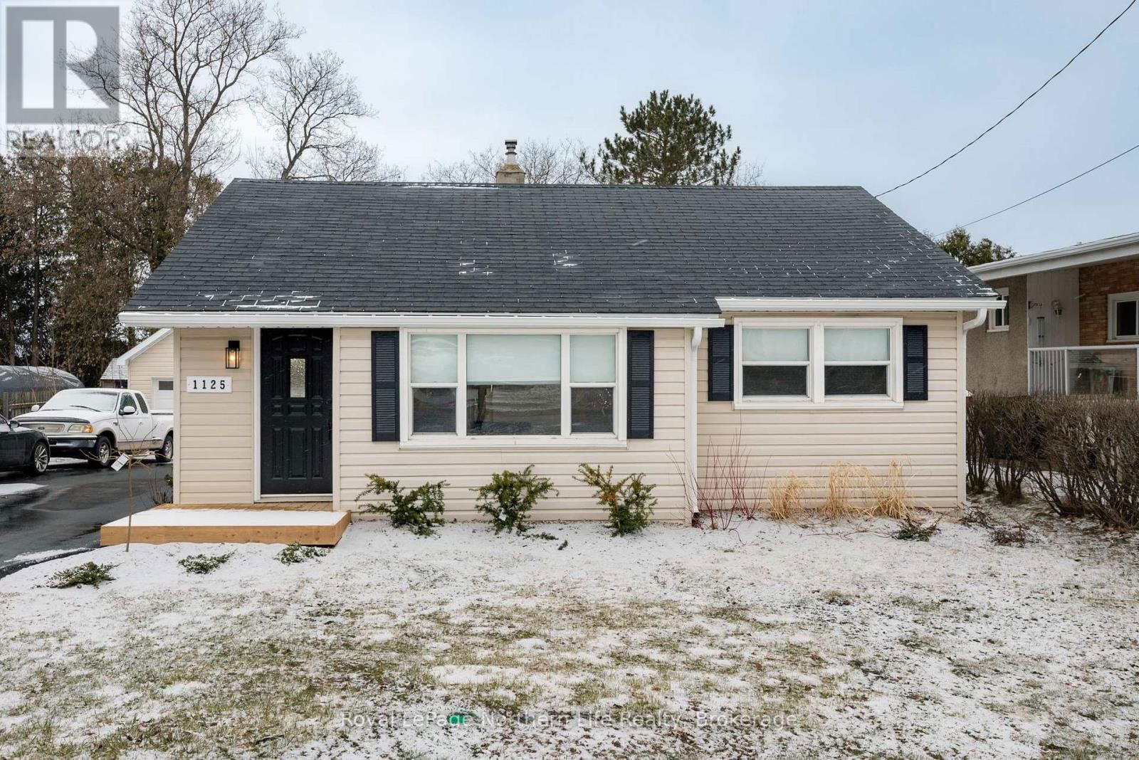 1125 JANE STREET SOUTHWEST Image 2