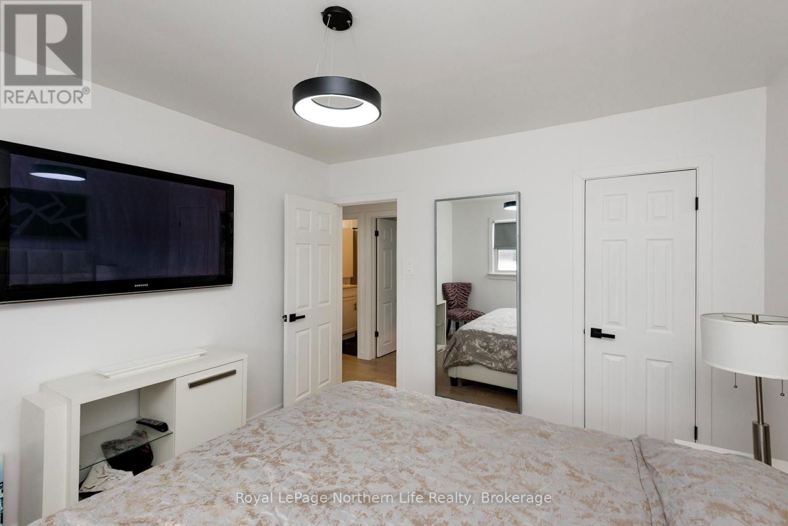 1125 JANE STREET SOUTHWEST Image 25
