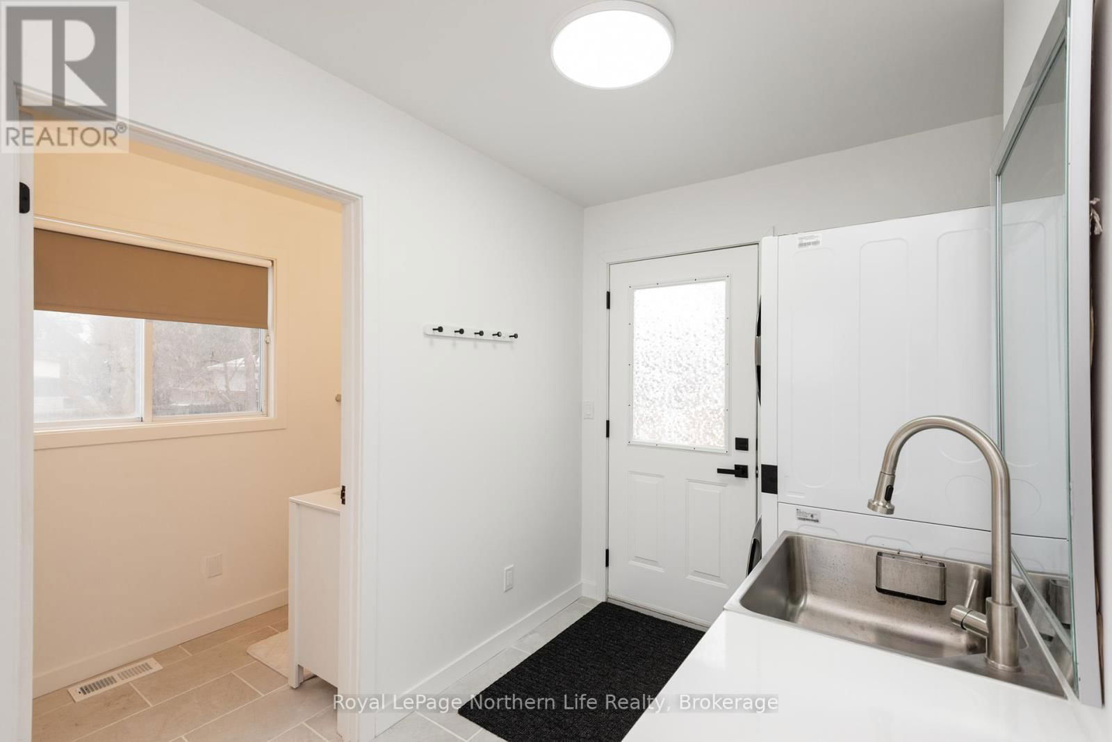 1125 JANE STREET SOUTHWEST Image 33
