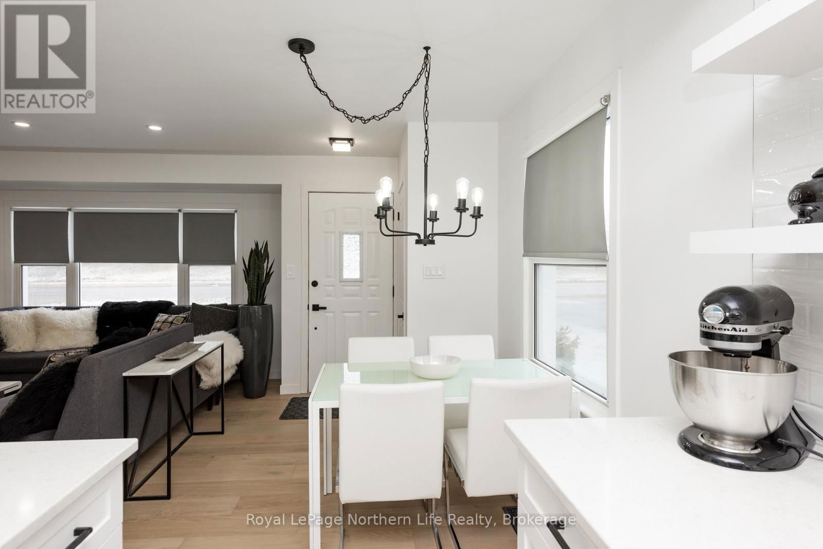1125 JANE STREET SOUTHWEST Image 6