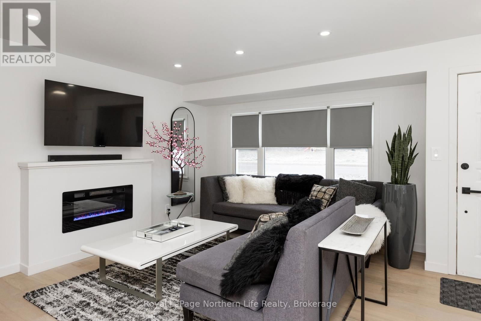 1125 JANE STREET SOUTHWEST Image 7