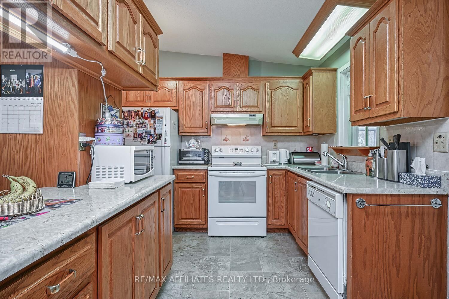 4 OTTERDALE CRESCENT Image 18