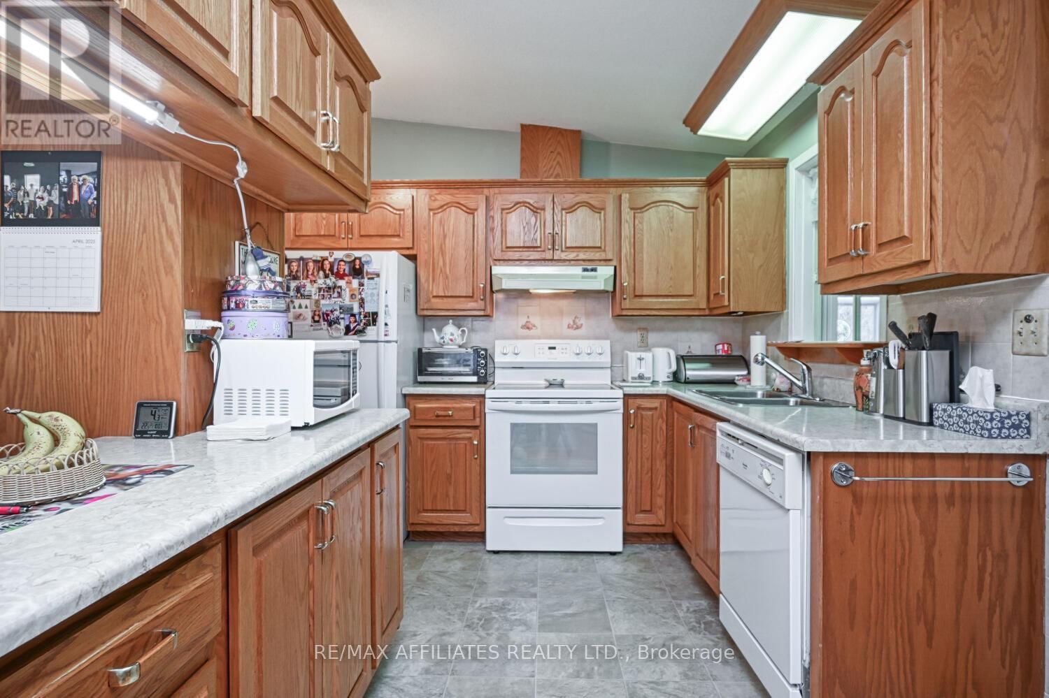 4 OTTERDALE CRESCENT Image 19