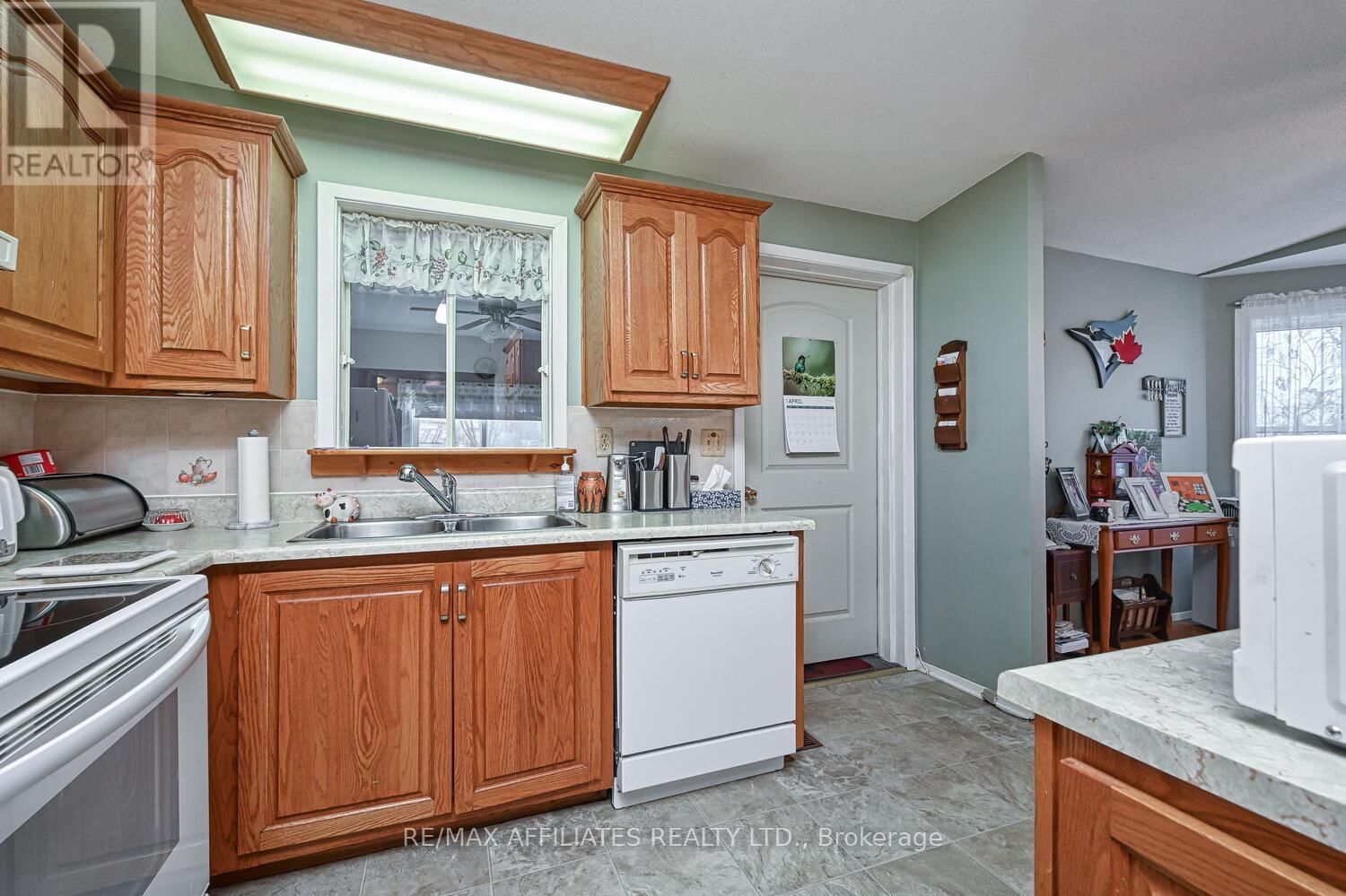 4 OTTERDALE CRESCENT Image 21