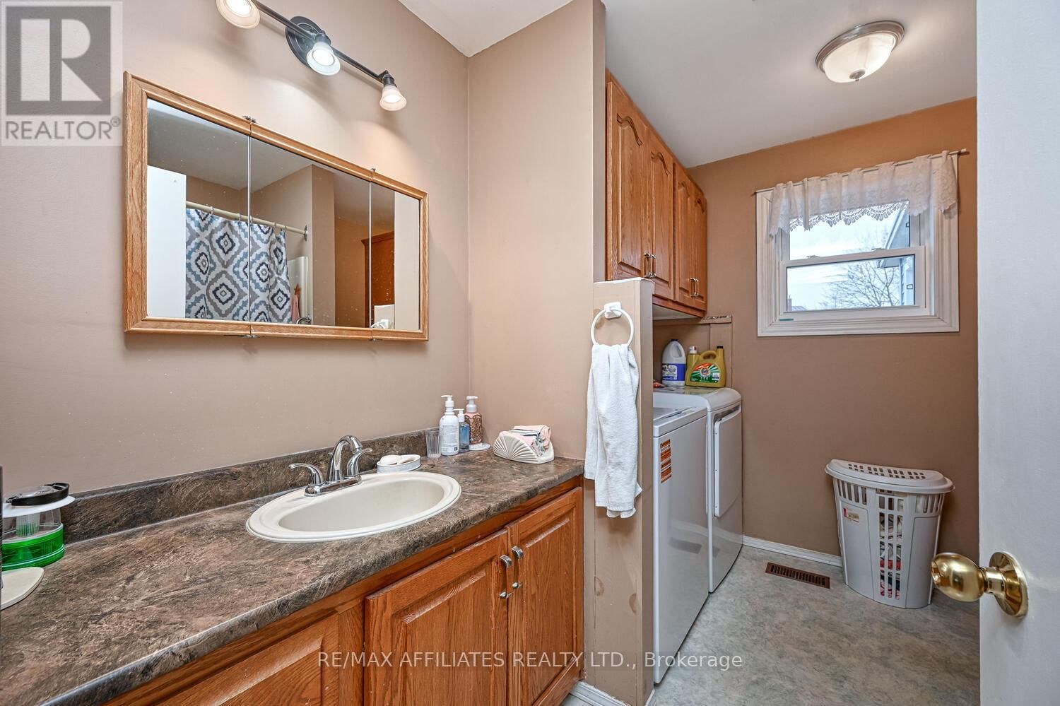 4 OTTERDALE CRESCENT Image 24