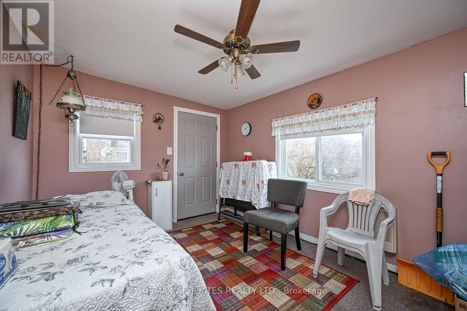 4 OTTERDALE CRESCENT Image 30