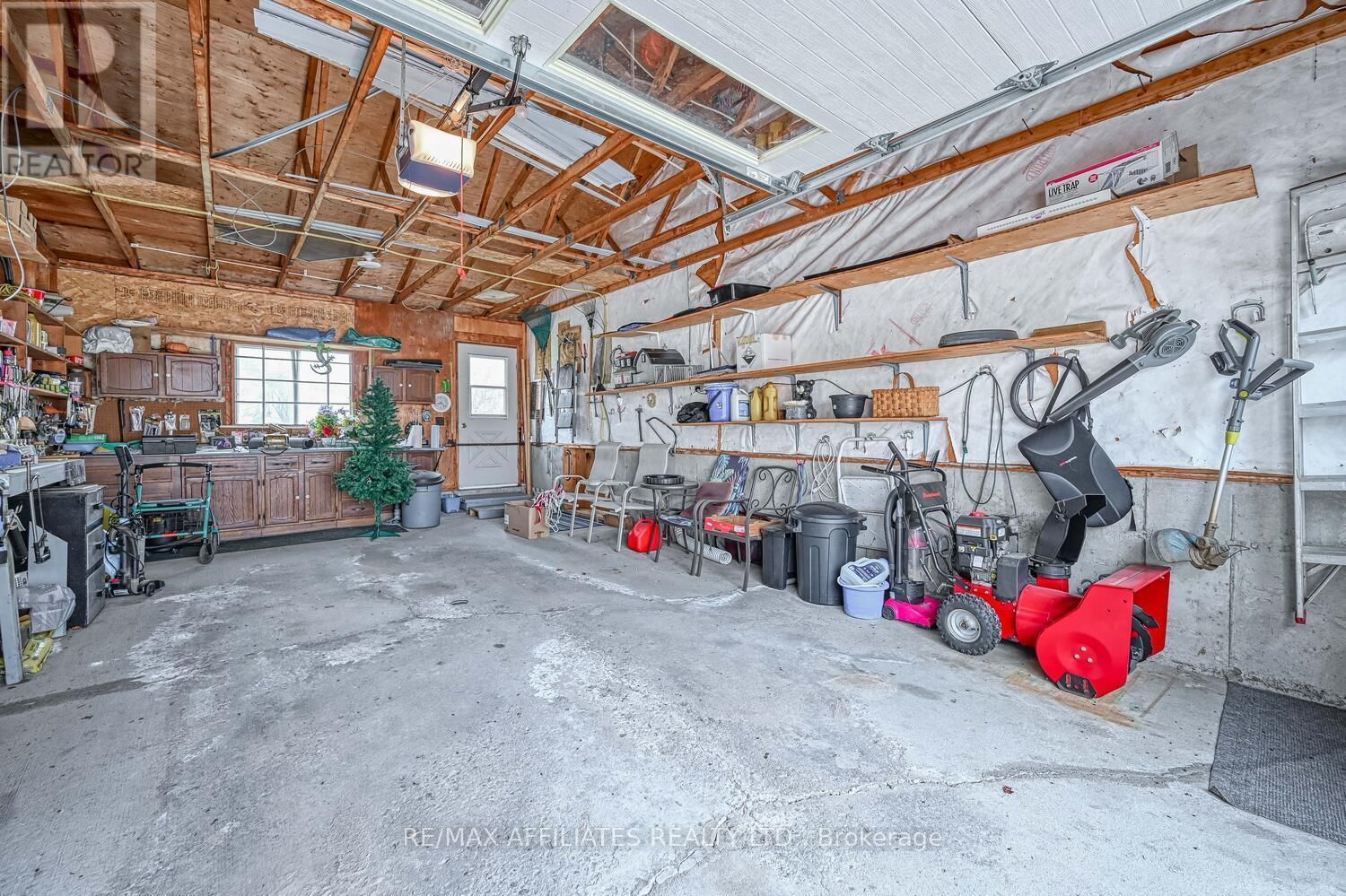 4 OTTERDALE CRESCENT Image 34