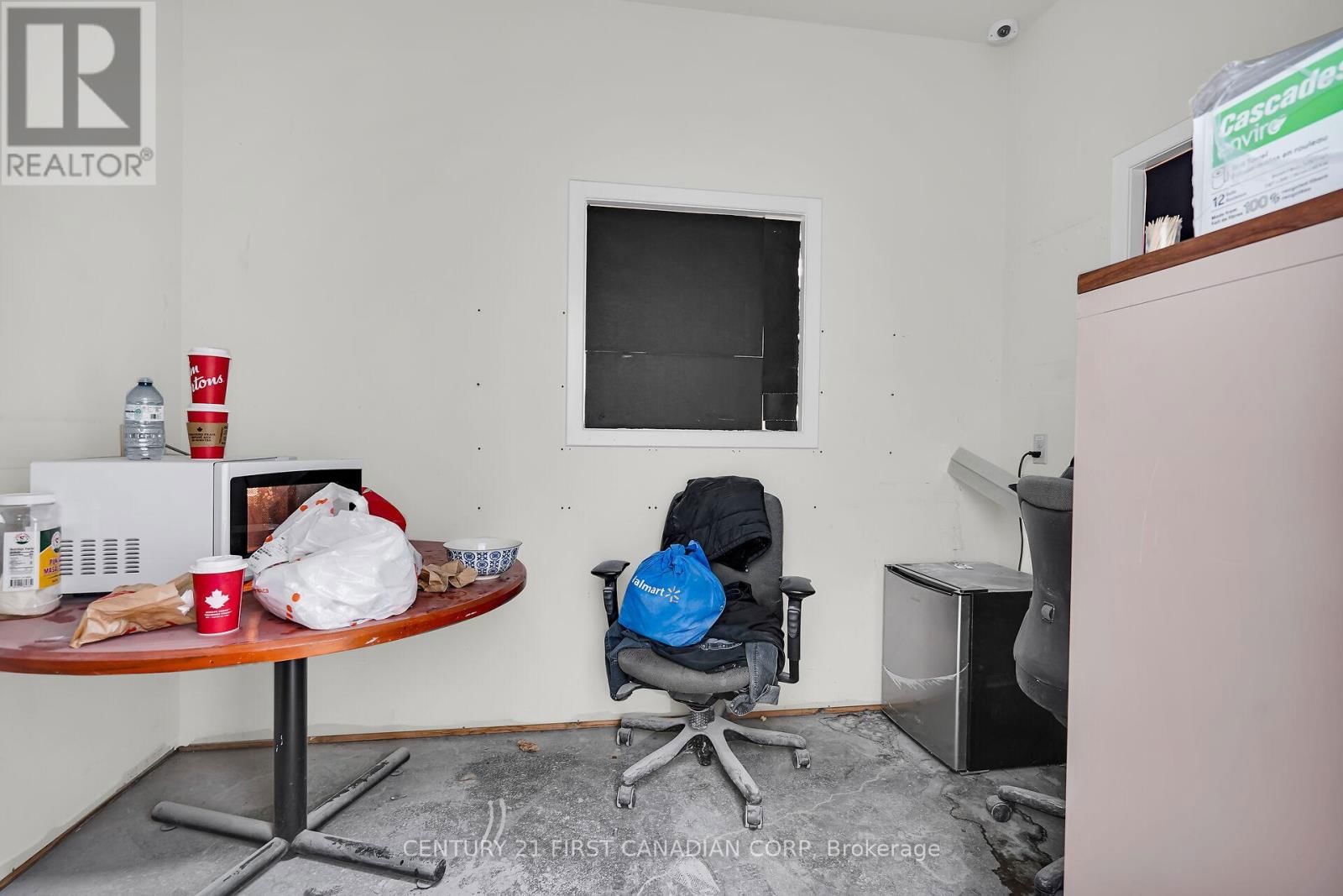 549 FIRST STREET Image 11