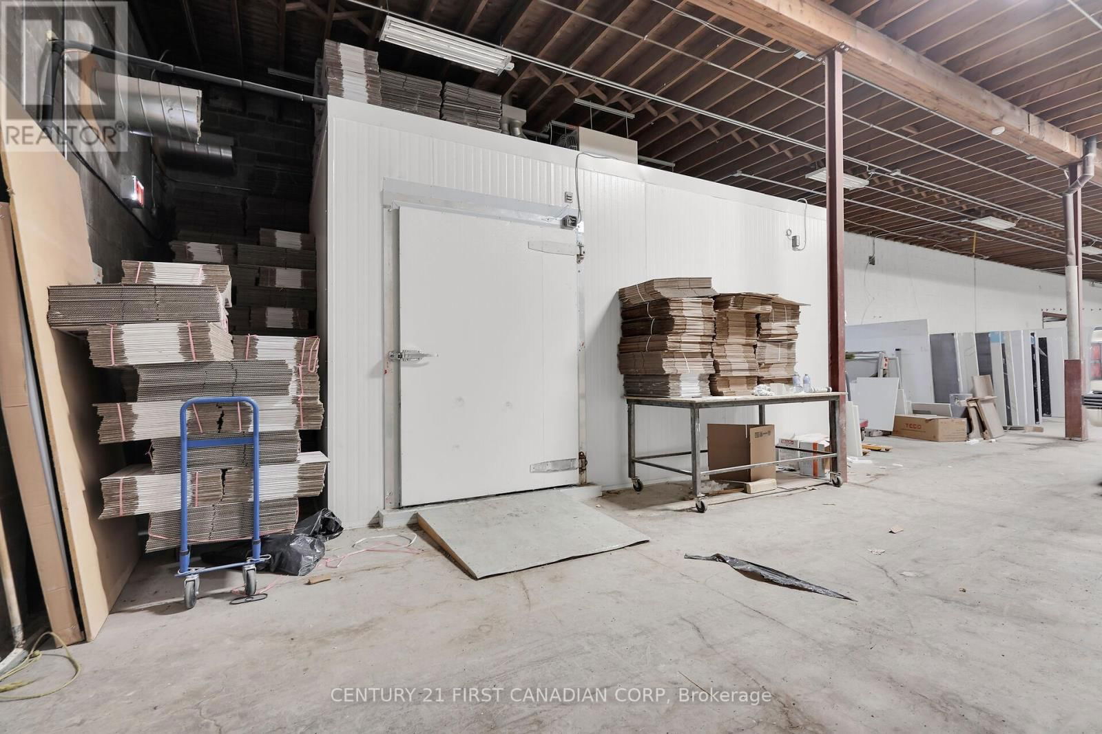 549 FIRST STREET Image 17