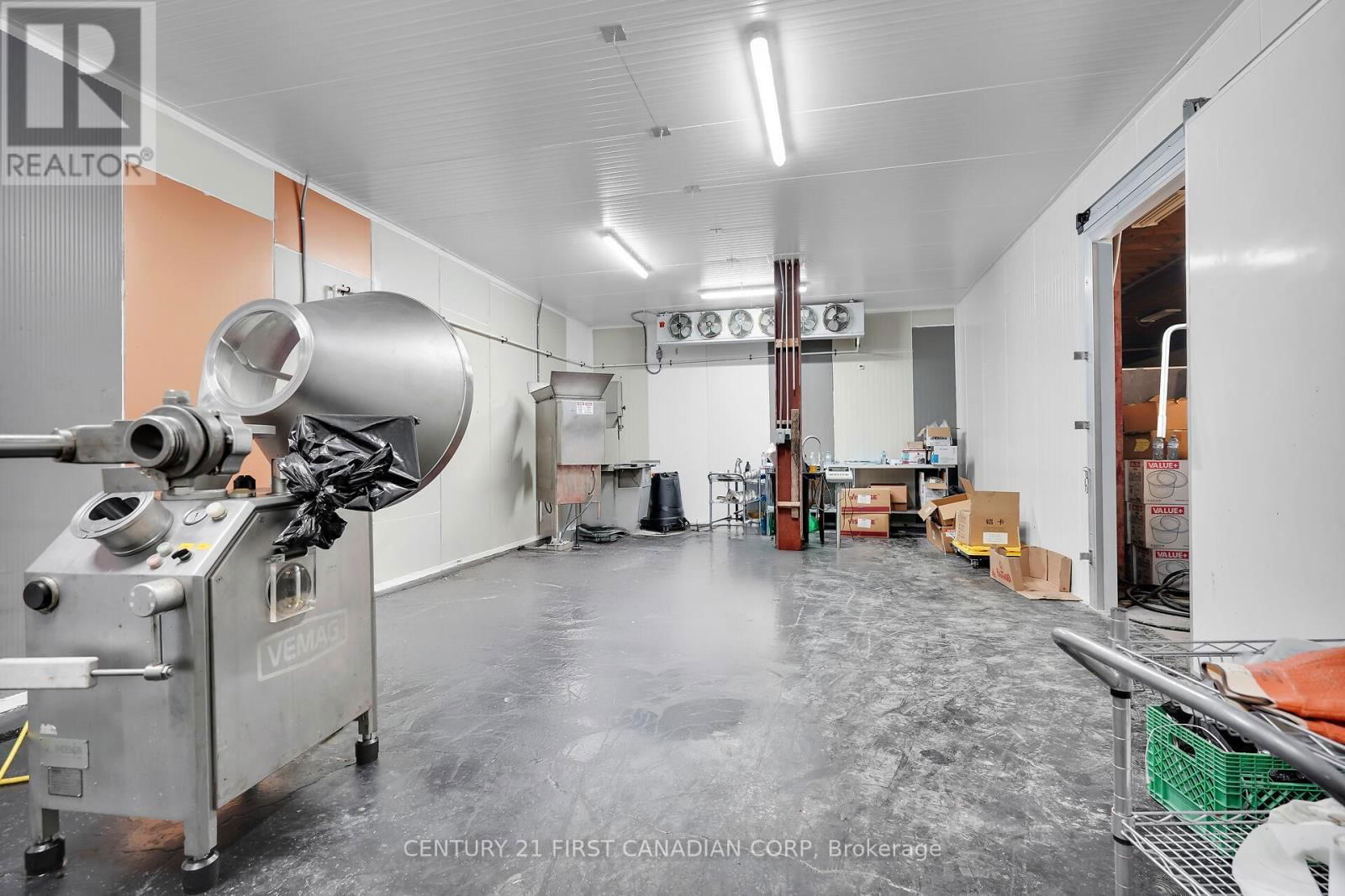 549 FIRST STREET Image 19