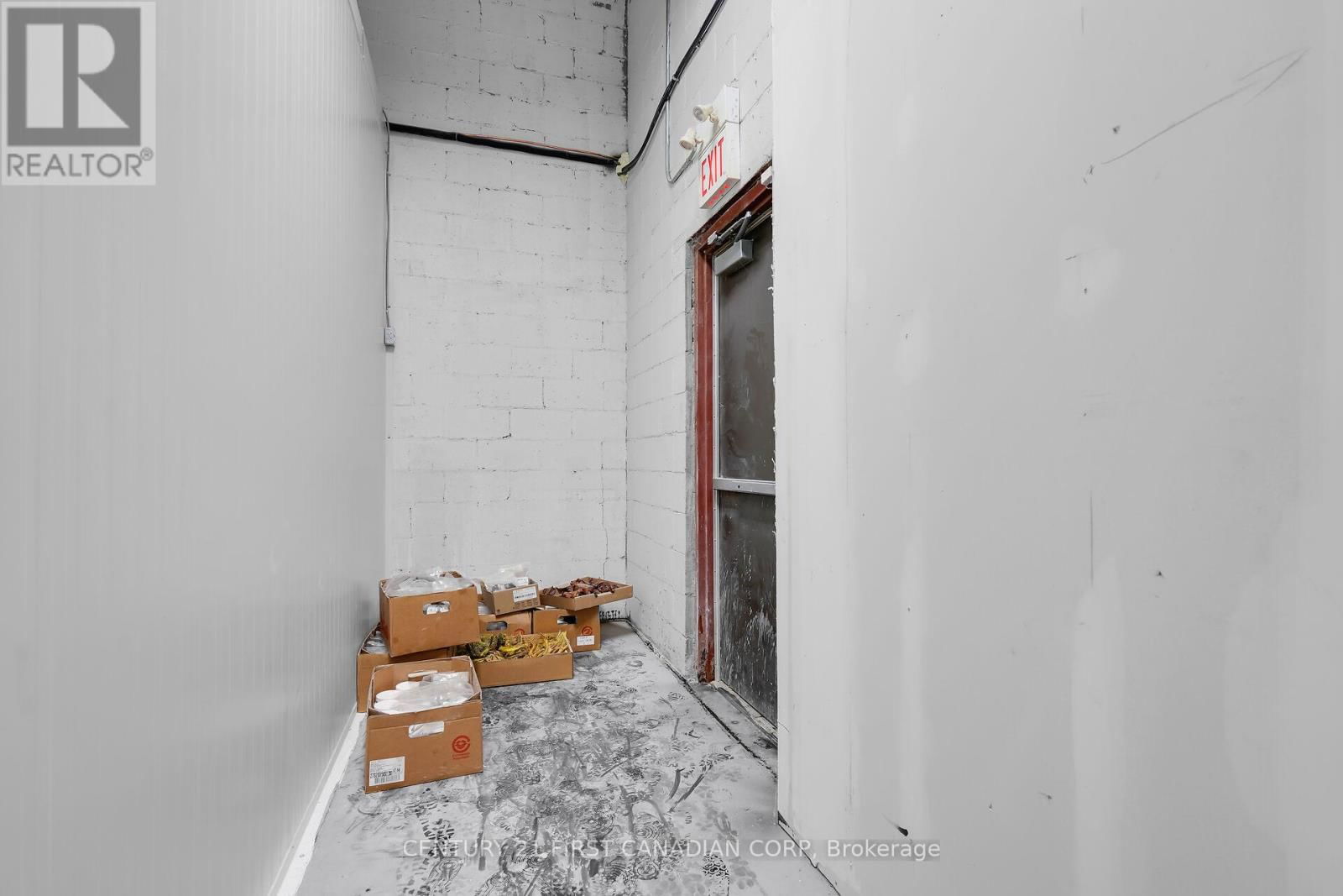 549 FIRST STREET Image 23