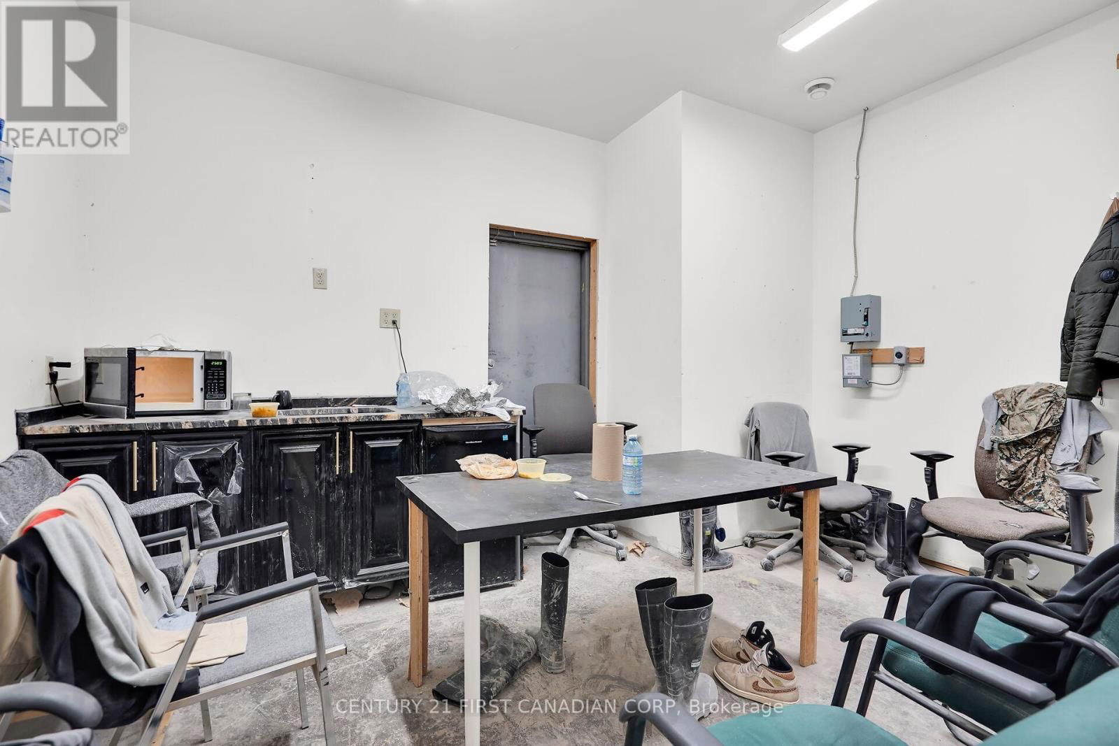 549 FIRST STREET Image 25