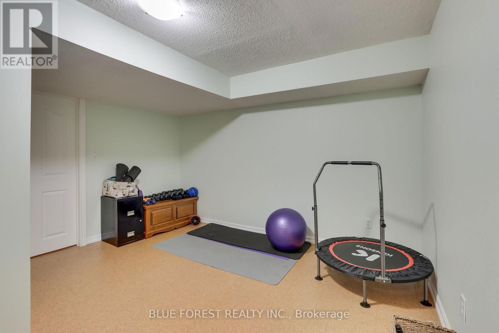 20 TURNBERRY DRIVE Image 27