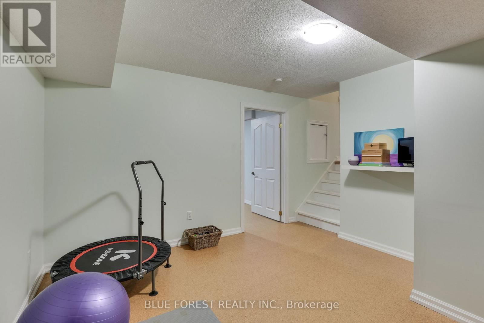 20 TURNBERRY DRIVE Image 28