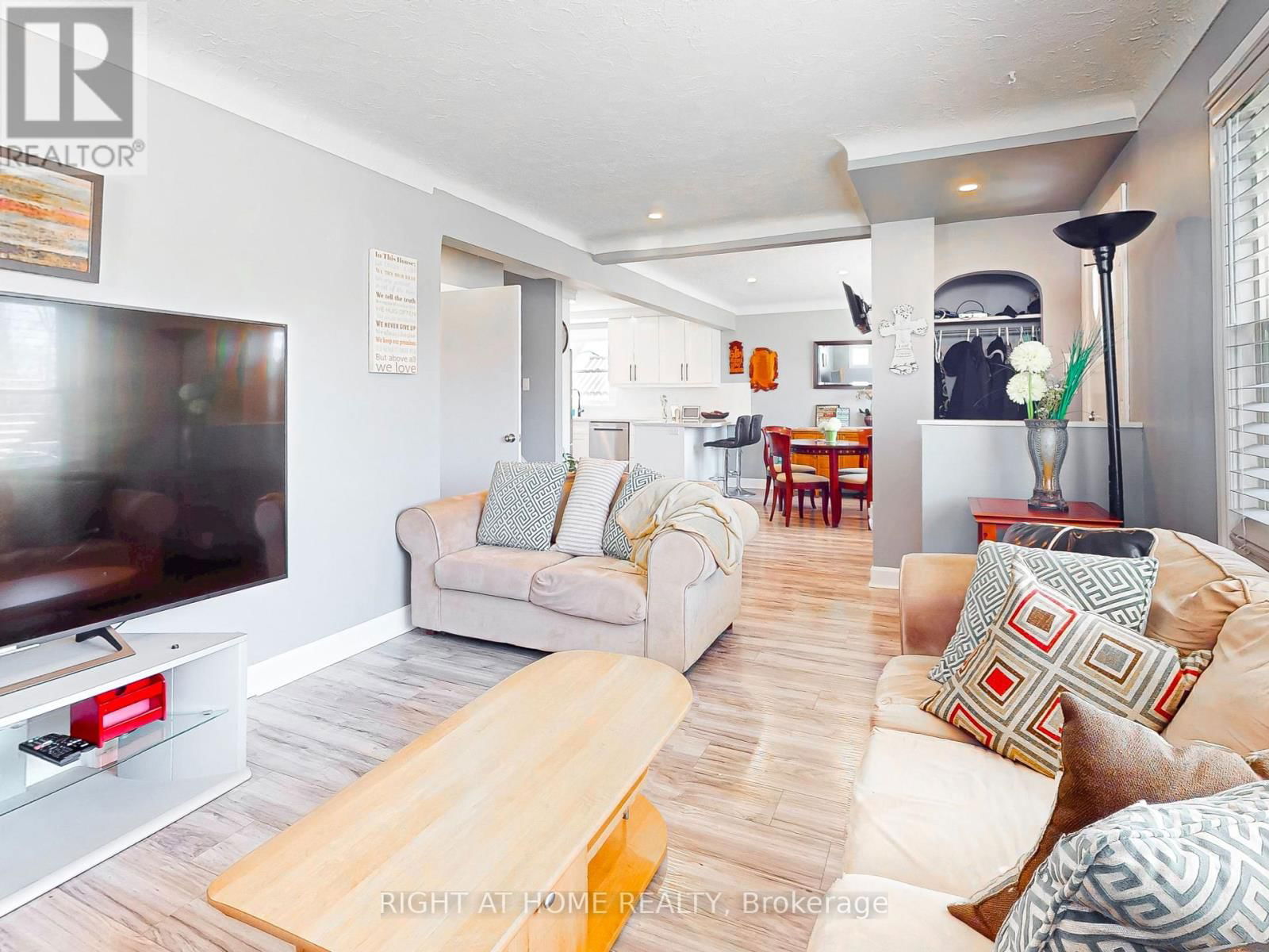 6077 COHOLAN STREET Image 14
